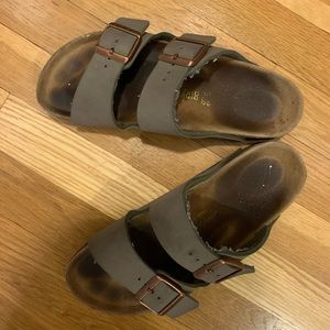 Arizona Birkenstock (Birkibuc) Shoe